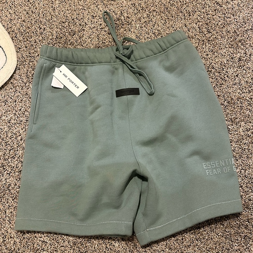 Fear of God Essential sweatshorts